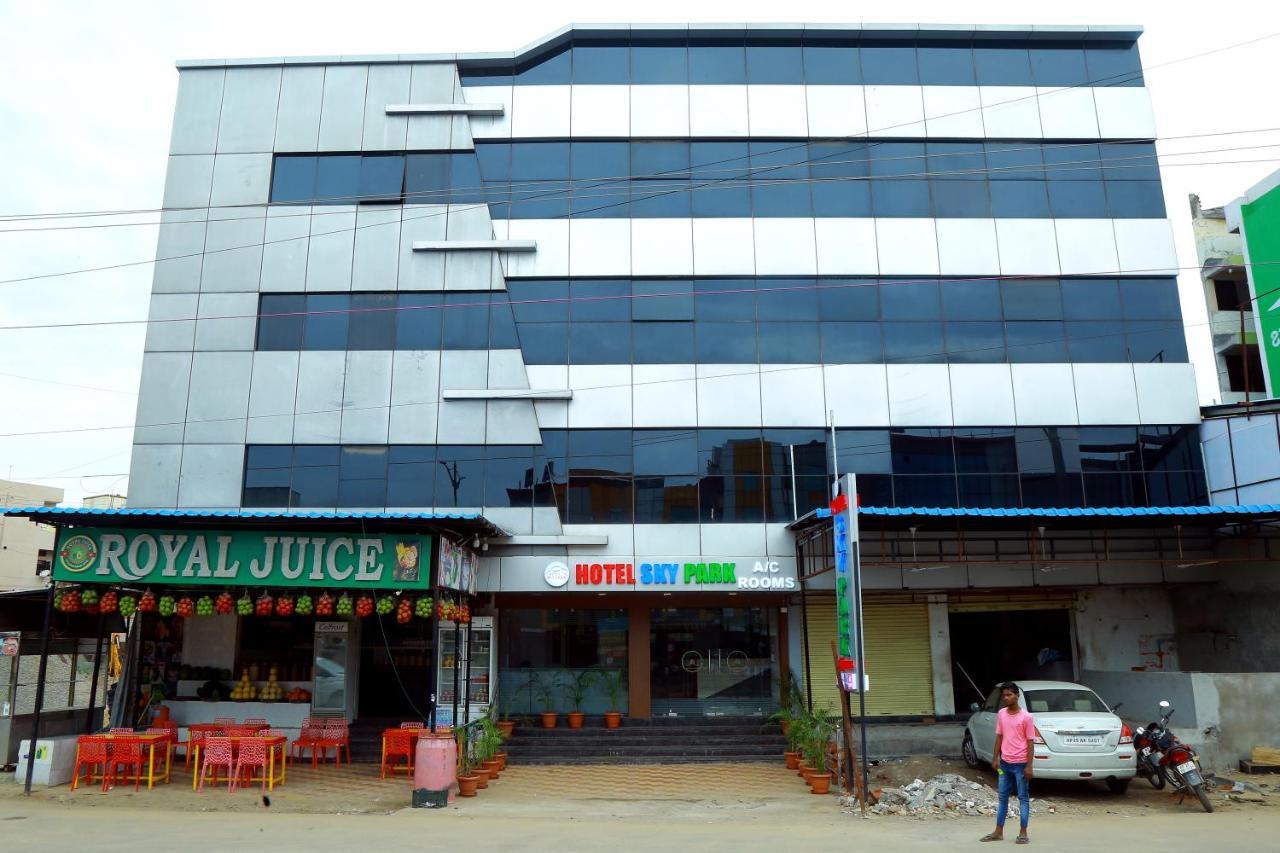 Hotel Sky Park Shamshabad Extérieur photo