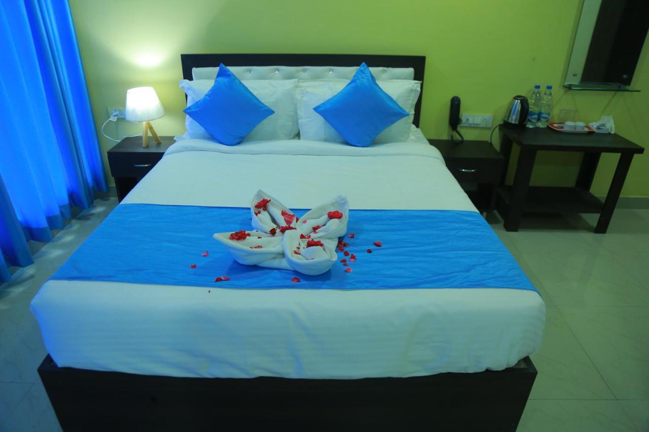 Hotel Sky Park Shamshabad Extérieur photo
