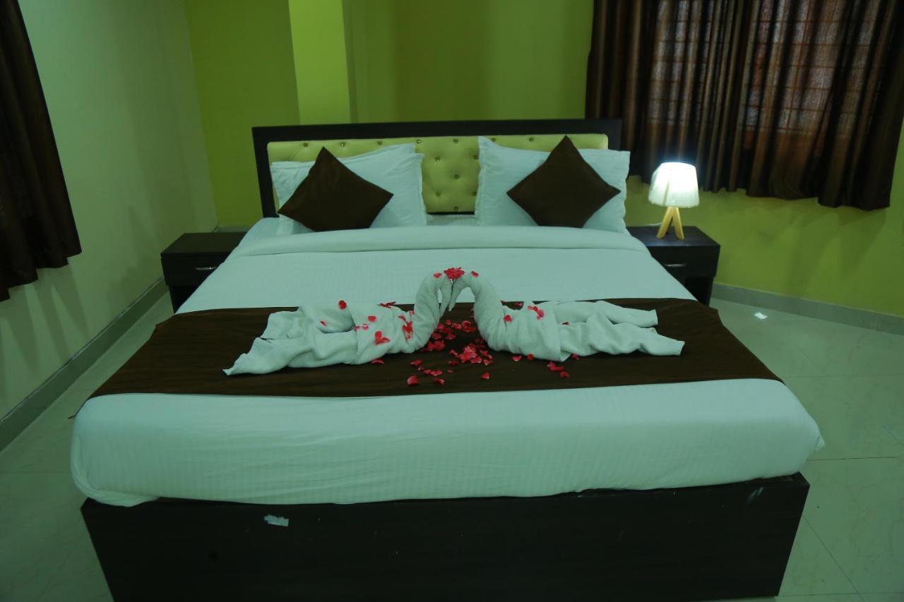 Hotel Sky Park Shamshabad Extérieur photo