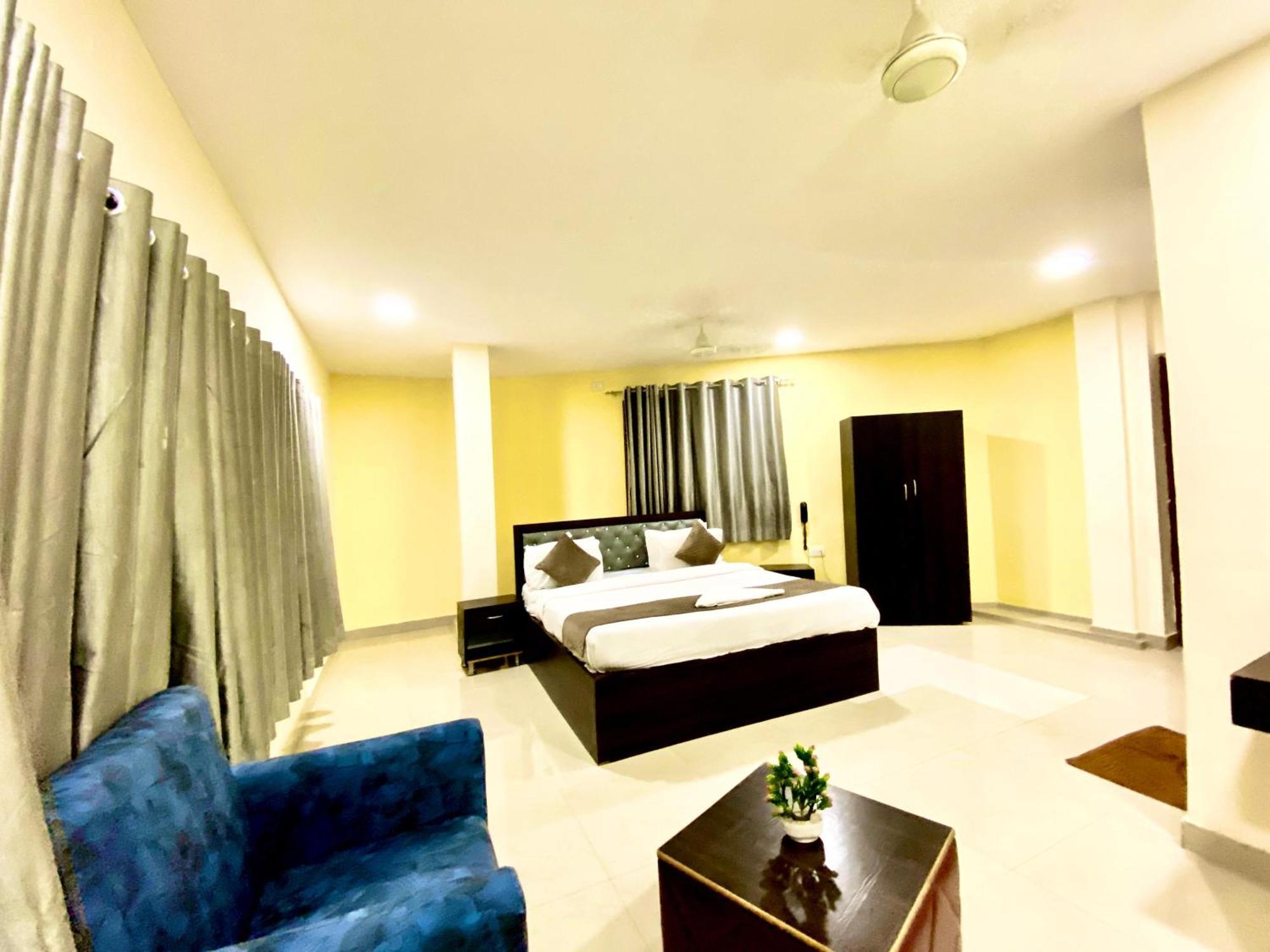 Hotel Sky Park Shamshabad Extérieur photo