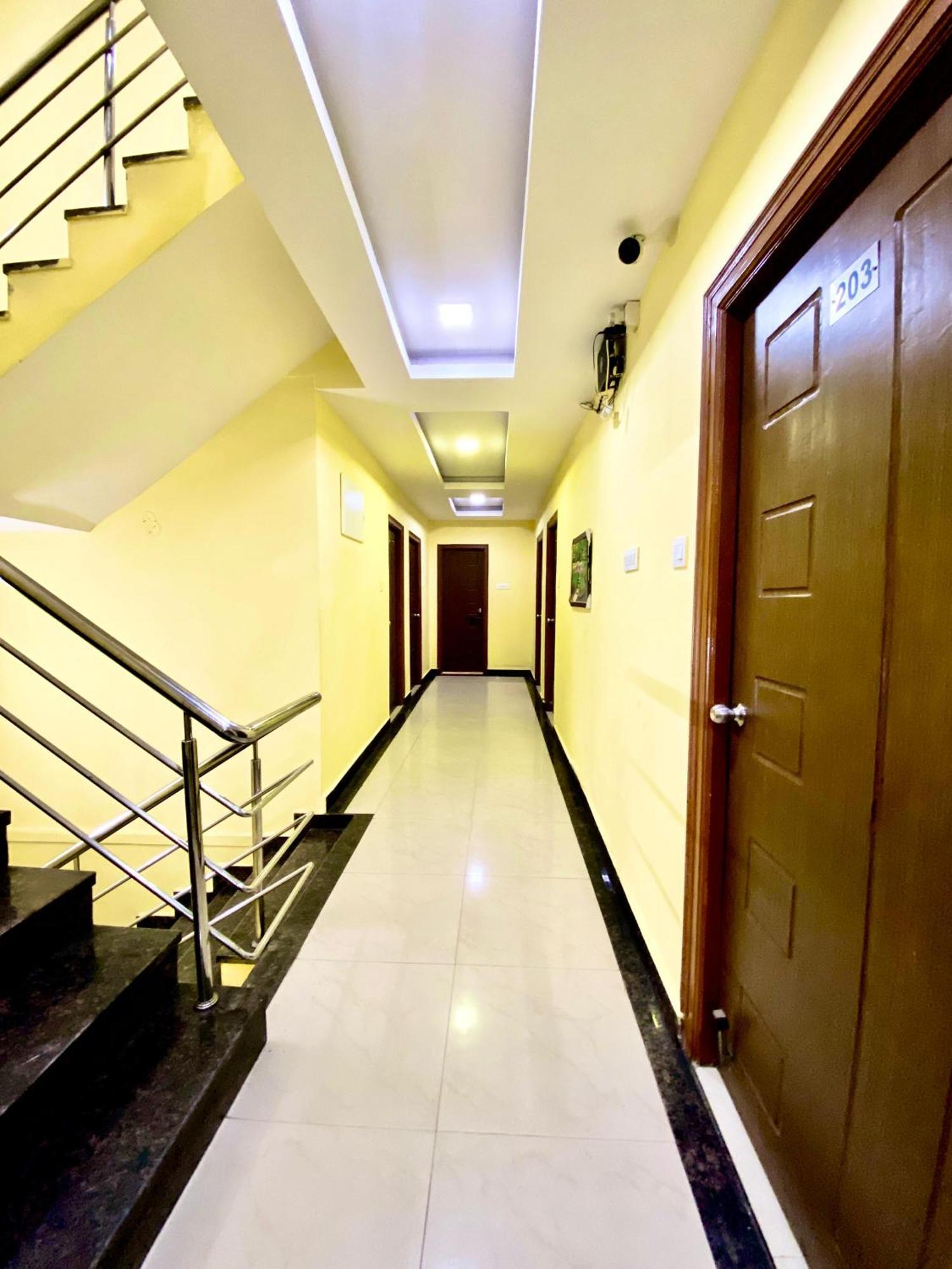 Hotel Sky Park Shamshabad Extérieur photo